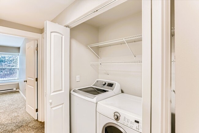 Building Photo - AVAILABLE AUGUST 1, 2026 >> Stunning 2BR/2BA Condo For Rent in Bellevue!! W/S/G Included!!!