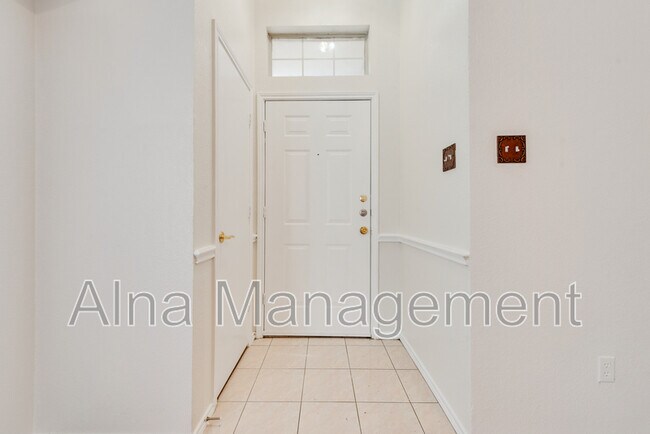 Building Photo - 1405 Gainsborough Way