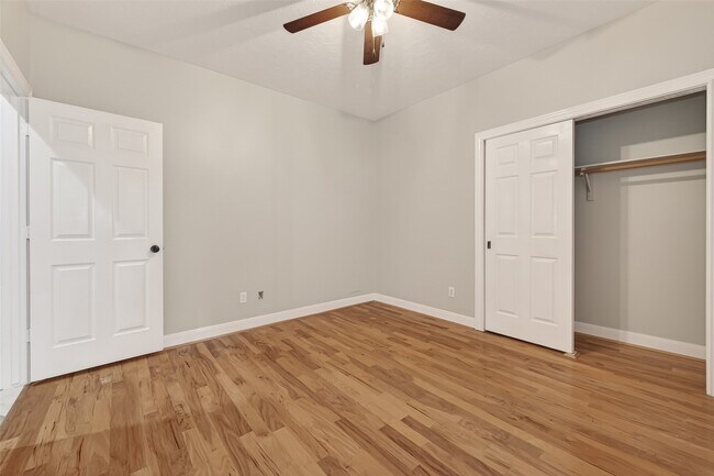 Building Photo - 4910 Waterbeck St