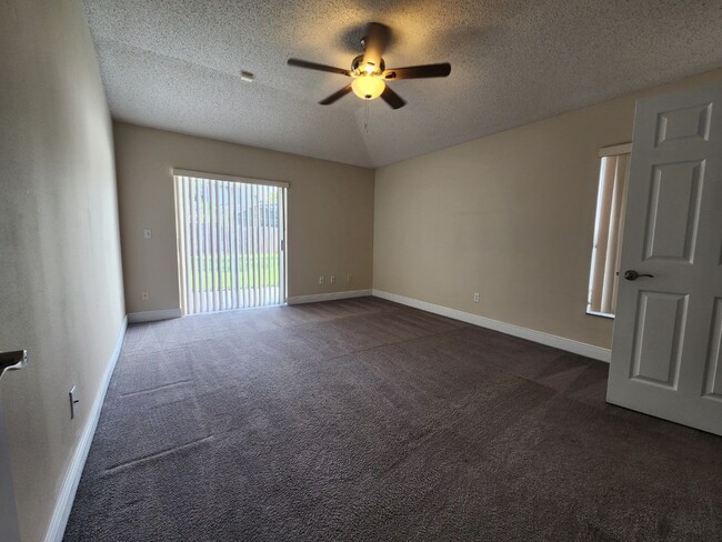 Building Photo - Spacious 3bed/2.5 bath Home in Orlando