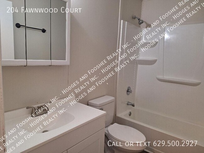 Building Photo - 204 Fawnwood Ct