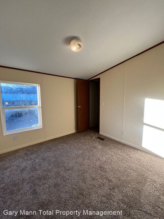 Building Photo - 4 br, 2 bath House - 6102 Rd 3 NE