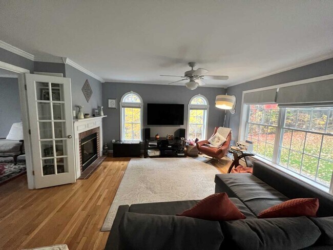 Building Photo - 125 Ridgeview Dr