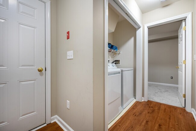 Building Photo - 15 Scuppo Rd