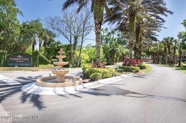 Building Photo - 7667 N Wickham Rd