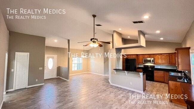 Building Photo - 3297 Tallwood Dr