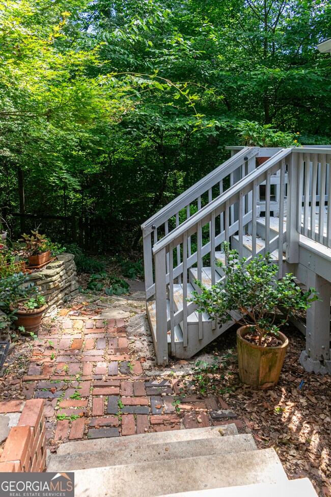 Building Photo - 2535 Melinda Dr NE