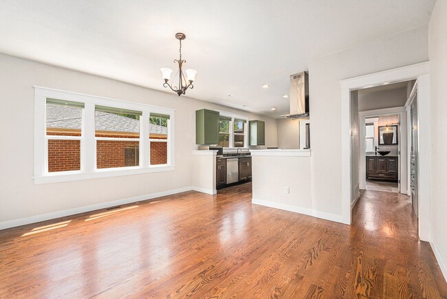Building Photo - Updated Craftsman Bungalow in Congress Par...