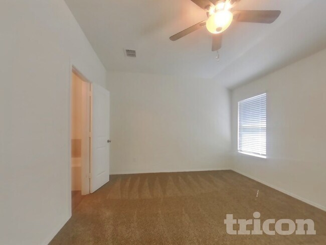 Building Photo - 14469 Cloudview Way