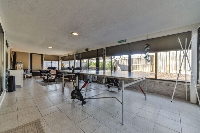 Building Photo - Vacation Rental Amazing Pet Friendly 3 Bed House with a Heated Pool