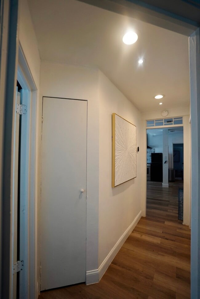 Building Photo - 4027 Surf Dr