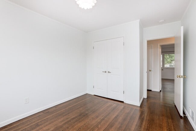 Building Photo - Extensively remodeled 4 Bed / 3 Bath home in South San Francisco. YouTube tour!