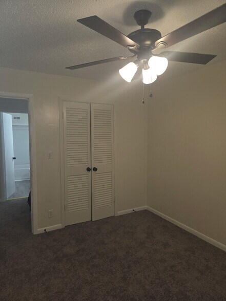 Building Photo - 583 Winding Creek Rd