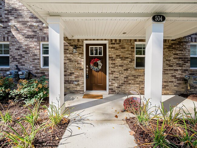 Building Photo - Move-In Ready 3-Bedroom Home in Prime Downtown Brighton!