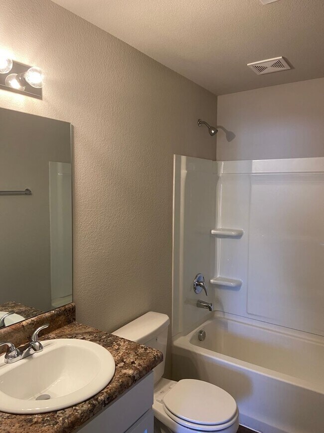 Building Photo - *Pre-leasing* Three Bedroom | Two Bathroom...