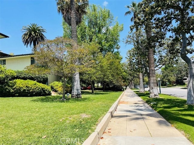 Building Photo - 945 S Orange Grove Blvd