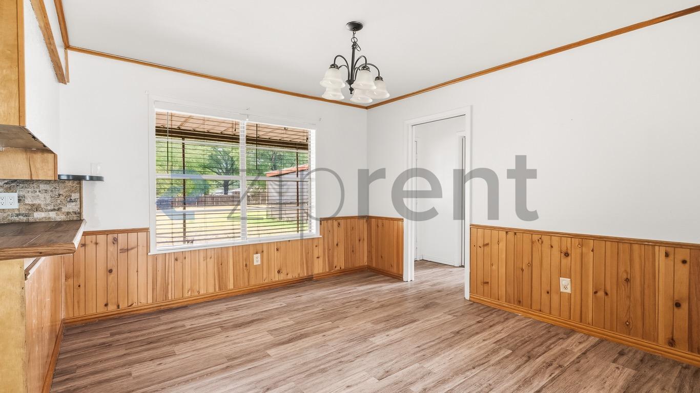 Building Photo - Unit