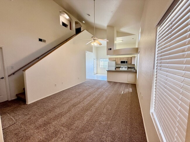 Building Photo - 2 Story Townhouse - Rancho Del Oro