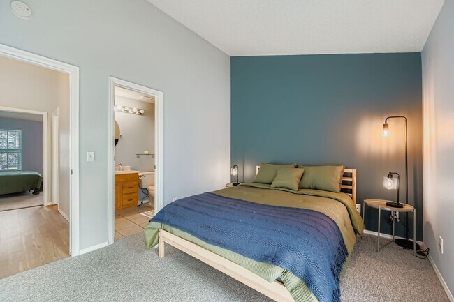 Building Photo - Cozy Furnished Home in Quiet Louisville Neighborhood