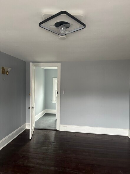 Building Photo - 56 Dobbs Ferry Rd