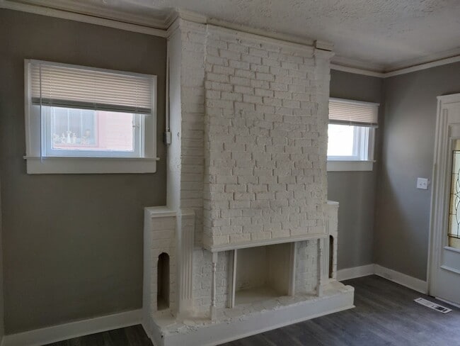 Building Photo - 4BR/2BA House-LEASING SPECIAL MOVE IN BY 1/1/2026 ** 1/2 price Security Deposit and 2nd month free