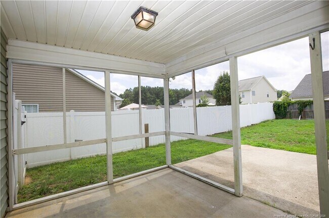 Building Photo - 196 Lochwood Dr