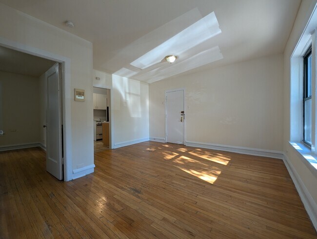 Building Photo - 2706 N Spaulding Ave
