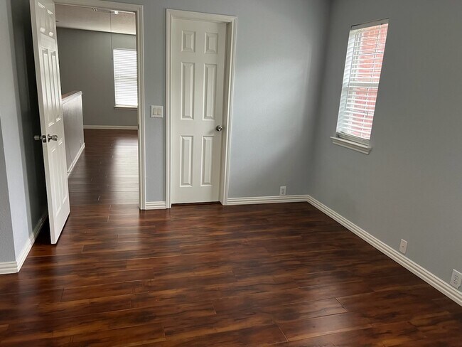 Building Photo - 5702 La Crema