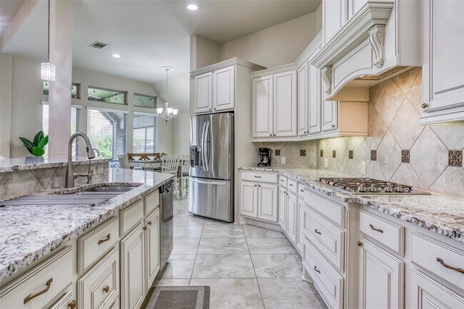Building Photo - 29114 Davenport Dr