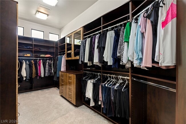 Building Photo - 2 Castle Oaks Ct