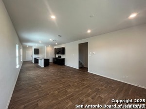 Building Photo - 141 Middle Grn Lp