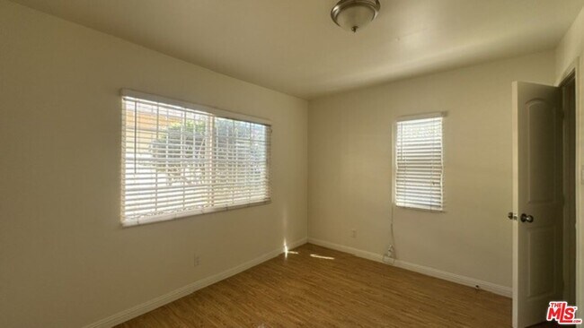 Building Photo - 1849 S Wilton Pl