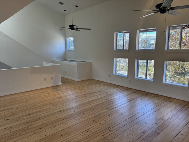 Building Photo - 2909 Albany St