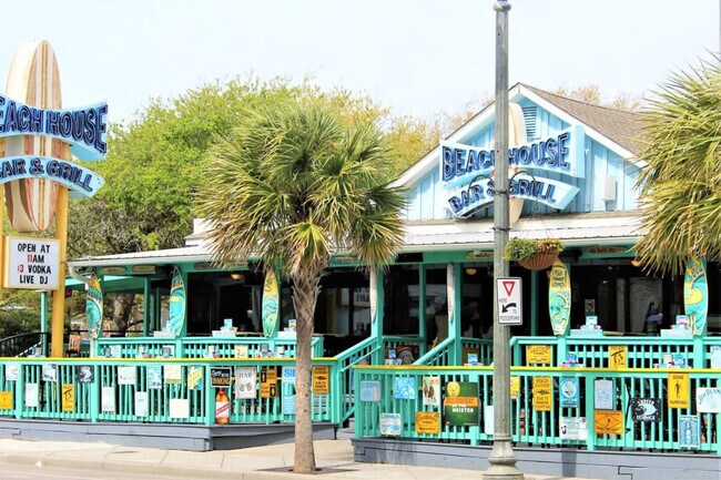 Building Photo - 414 28th Ave N