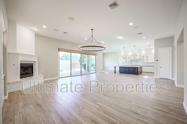 Building Photo - 28995 N 71st Ave