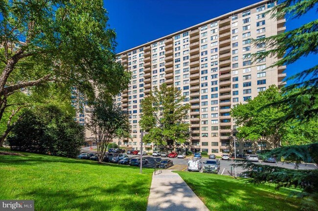 Building Photo - 5225 Pooks Hill Rd