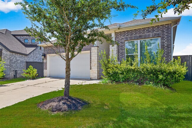 Building Photo - 302 Pure Parsley Path