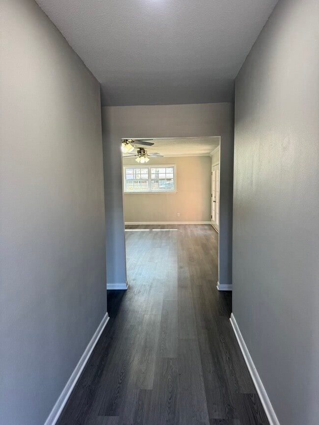 Building Photo - Beautiful 4/2 house in long Beach, MS