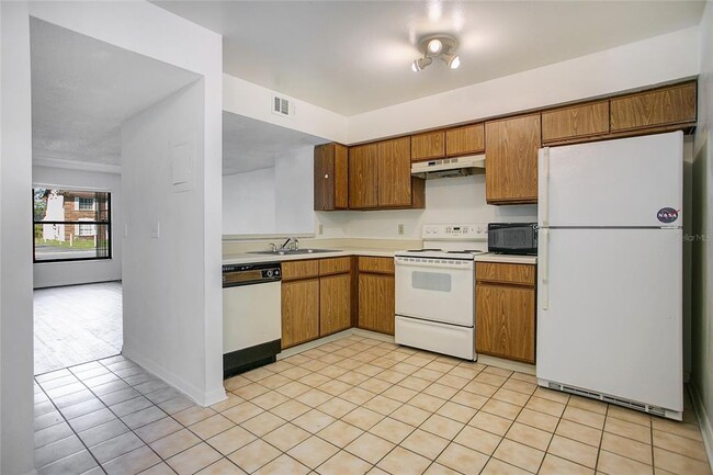 Building Photo - 2727 Gray Fox Ln