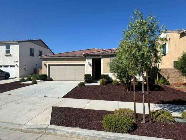 Building Photo - Welcome to this 3 bedroom  home with solar panels