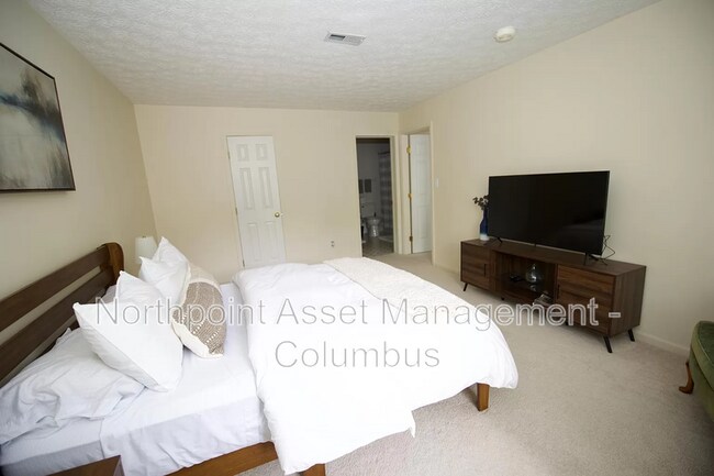 Building Photo - 2568 Greenlefe Dr