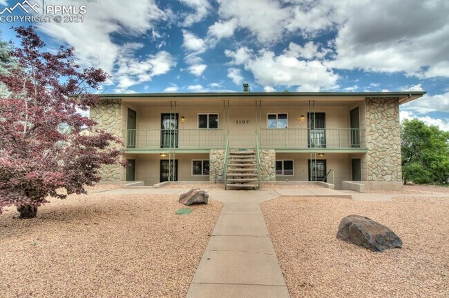 Building Photo - 1197 Cree Fourplex