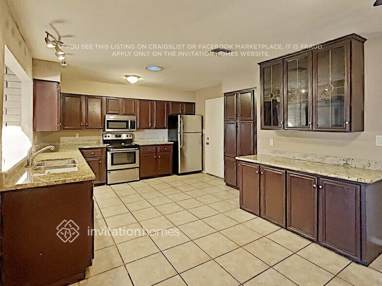 Building Photo - 6545 W Palo Verde Ave