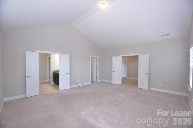 Building Photo - 1004 Sterling Dr