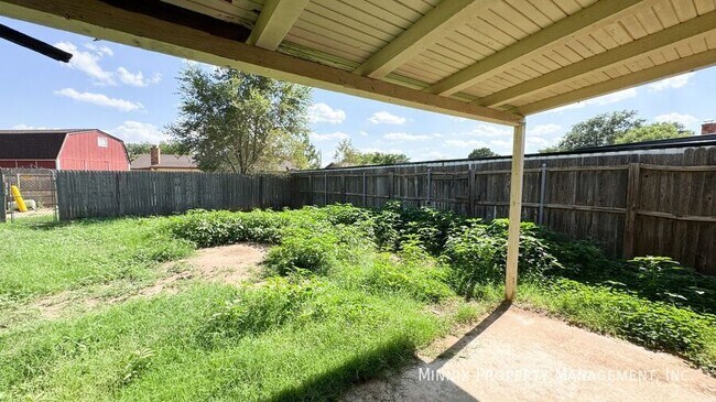 Building Photo - 5603 Amherst St