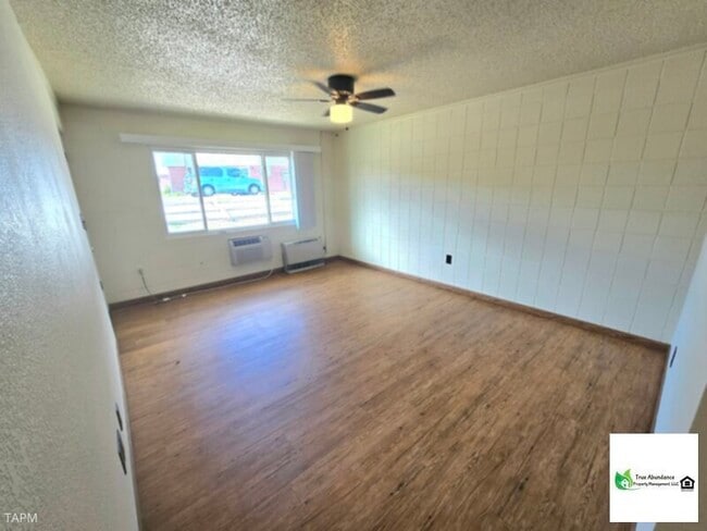 Building Photo - Charming Two Bedroom apt in Windsor CO!