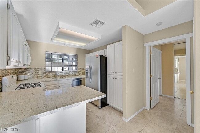 Building Photo - 2851 S Valley View Blvd