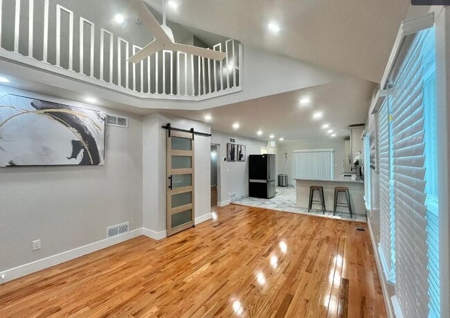 Building Photo - 336 E Prospect St