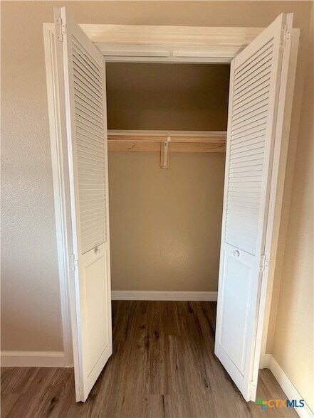 Building Photo - 1616 Lonesome