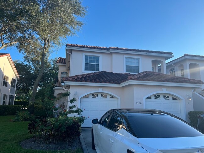 Building Photo - 8500 Via Romana